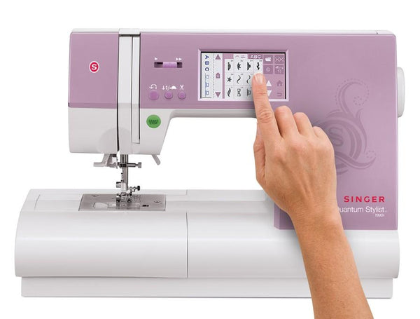 singer_quantum_stylist_9985_sewing_machine_front_view_screen_product_full_896x680-e842bf7d424fd94560da736057f76df47ea7cbdb_attach_d3ispu_siavgr